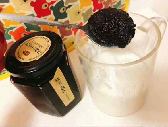 桑葚膏吃法拌酸奶1 桑葚膏吃法拌酸奶1